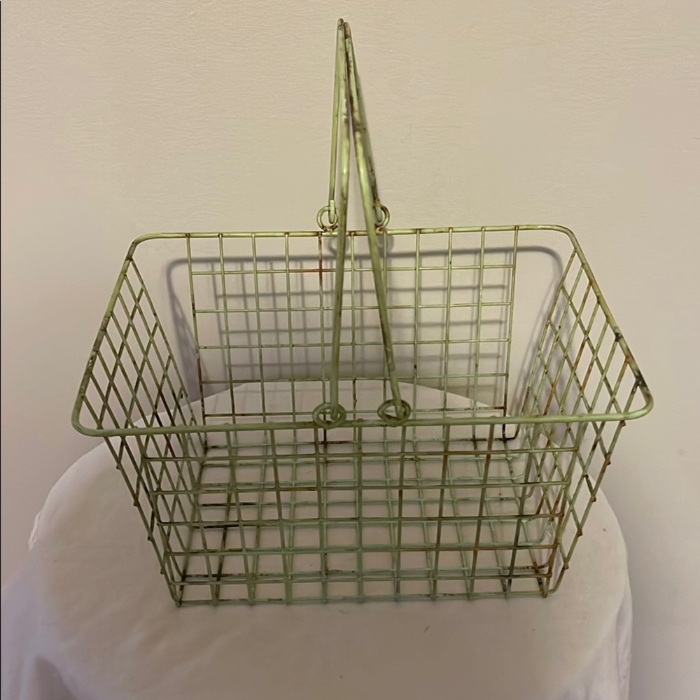 Wire Farm Egg Basket Vintage Storage Handles Rare Old Shopping Metal Oyster - Picture 2 of 7